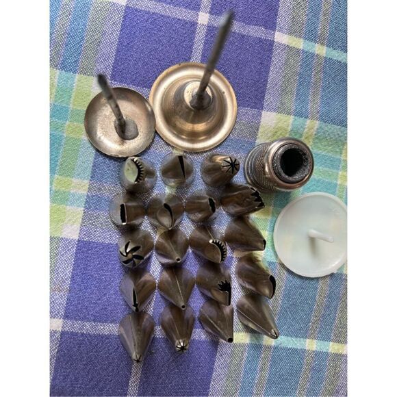 Vintage Cake Piping Tips - Picture 5 of 6